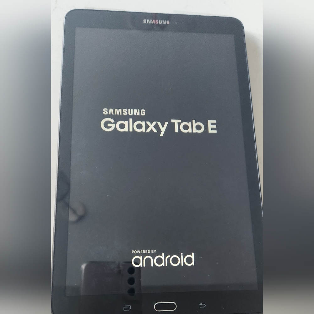 NEW Samsung Tab E 9.6 16GB